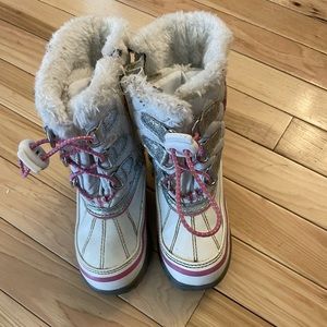 TOTES adventure gear snow boots